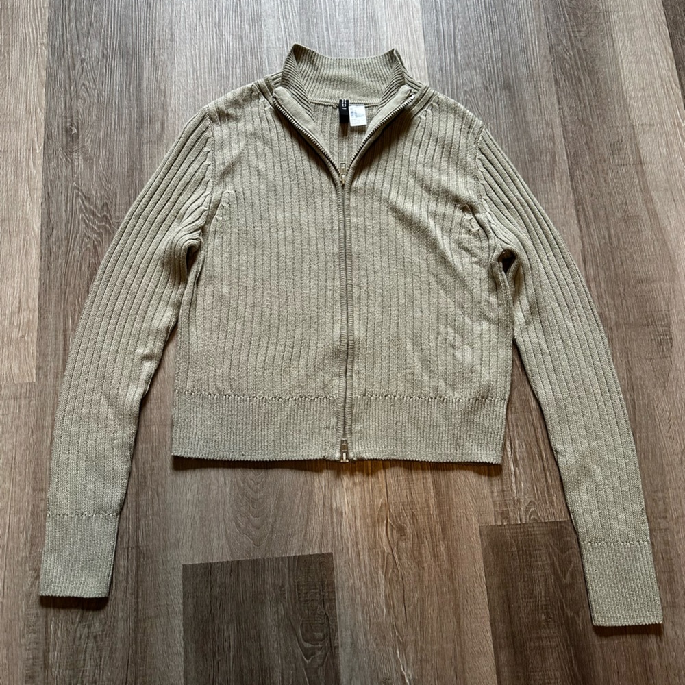 Divided light green zip up size XL